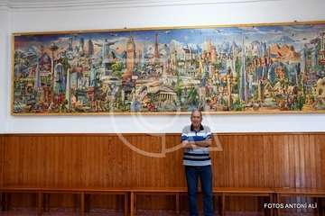 Presentanción en la sede del colectivo vecinal de Jiámar del puzzle más grande del mundo, montado por Tomás Torres/Antonio Alí.